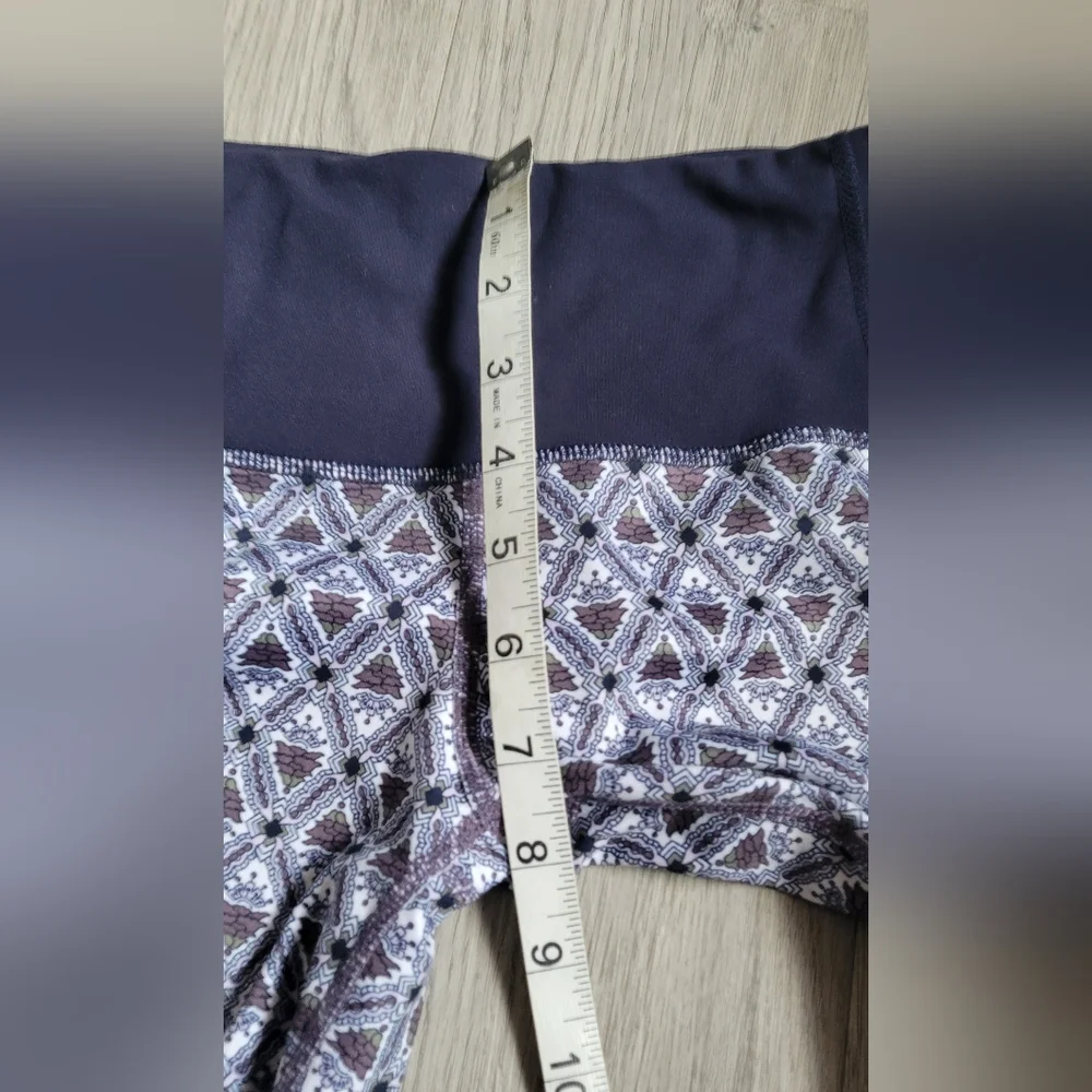 Athleta Mantra Mosaic Capri, Navy Blue, Mauve, White, Green, Size Petite Small - Picture 7 of 14